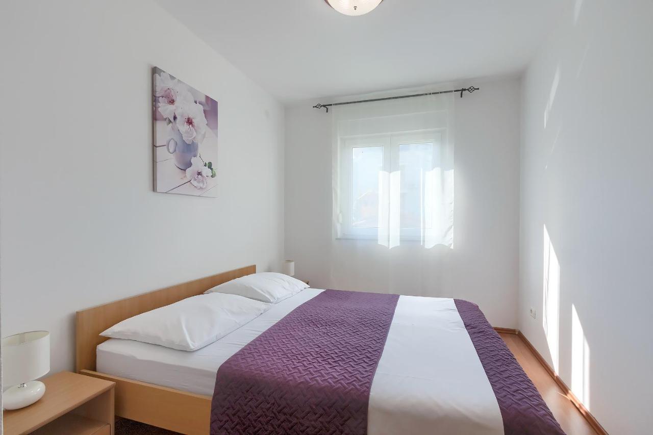 Apartments Gilly 1 Premantura Exterior photo